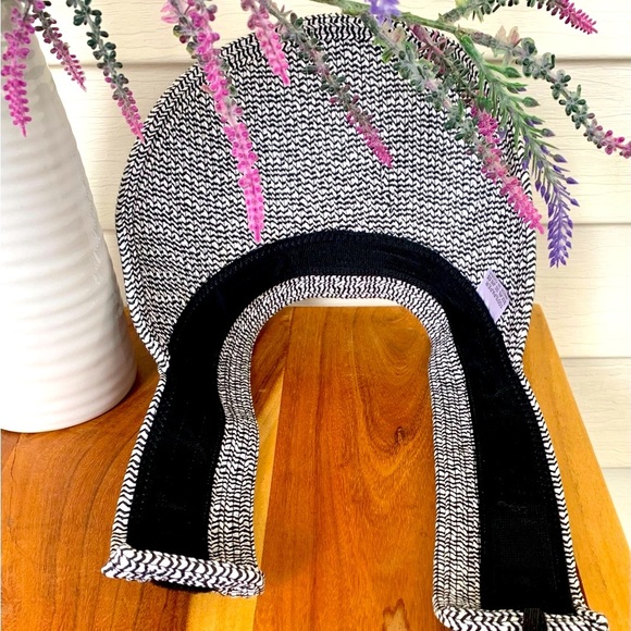 Women’s Stylish Black and White Woven Visor New Without Tags! - Picture 3 of 5